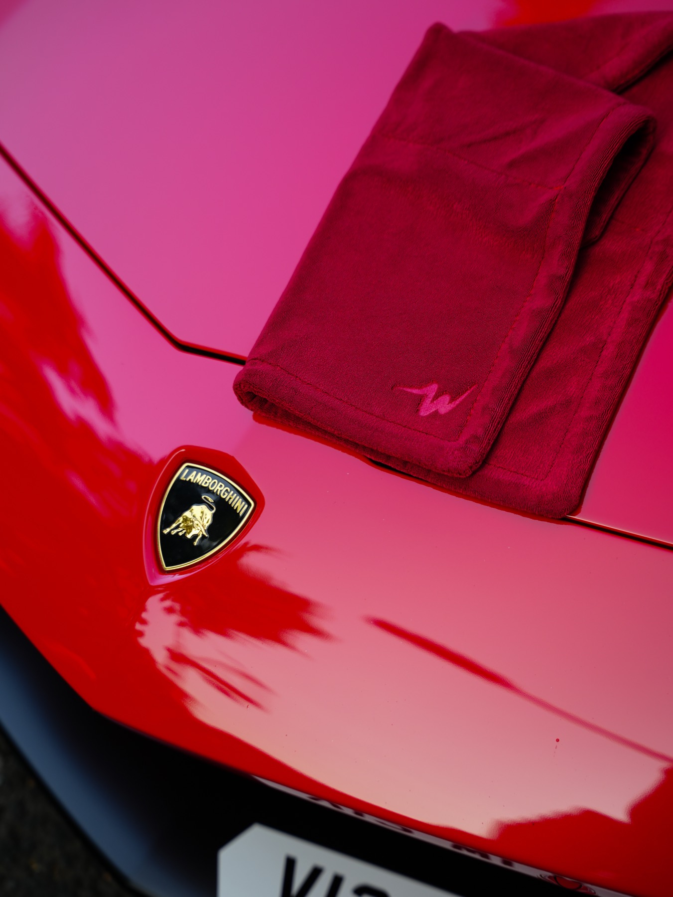 MicroWype+ on a Lamborghini Aventador bonnet